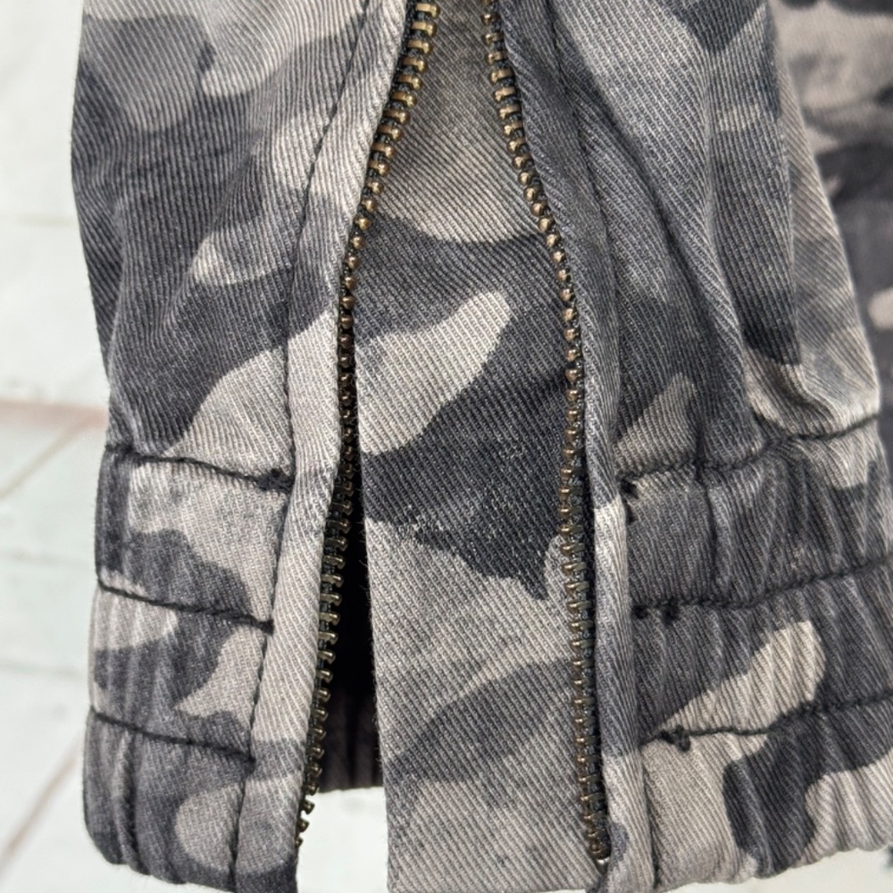Spanx Womens Camo Stretch Twill Cargo Jogger Gray Blackwash Pants Sz. Small S - Picture 7 of 13